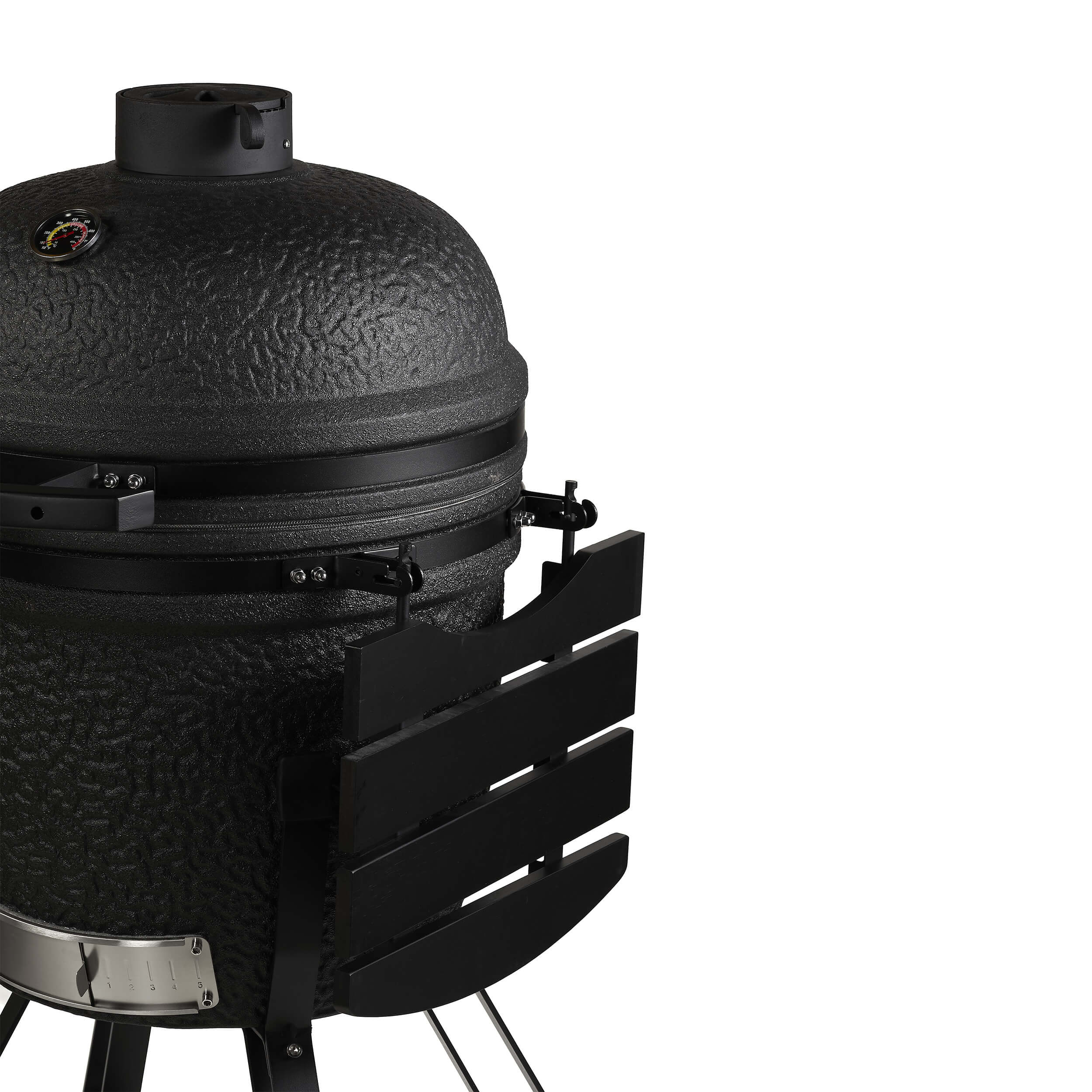 Dettaglio del barbecue Kamado Black Large Classe Italy con finitura nera opaca e manici e ripiani in legno